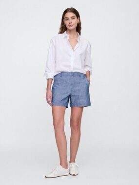 NWT Gap Downtown Khaki Short, Denim color